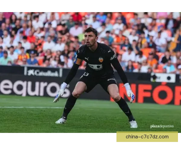 官方瓦伦西亚门将里韦罗续约